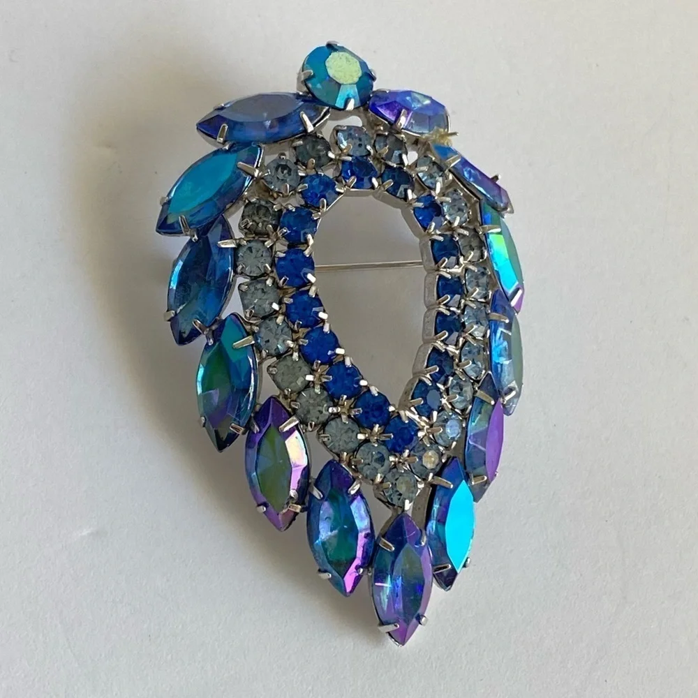 Aurora Borealis Blue Rhinestone Brooch Sarah Coventry Juliana D & E‎ Vintage Pin